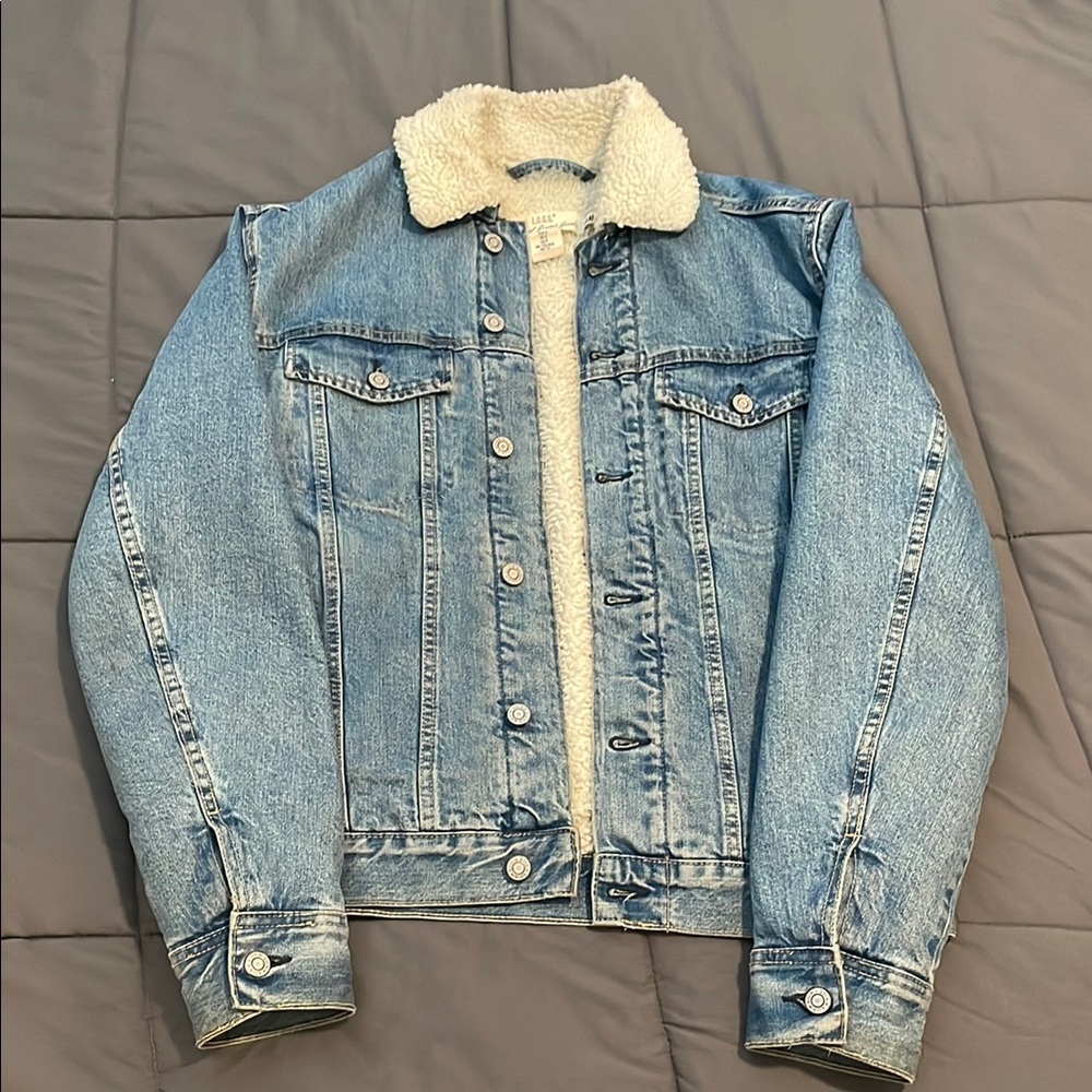 H&M Men’s Denim Jacket with Sherpa Lining